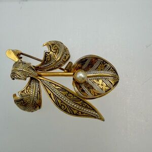Vintage Damascene Peace Lily Brooch